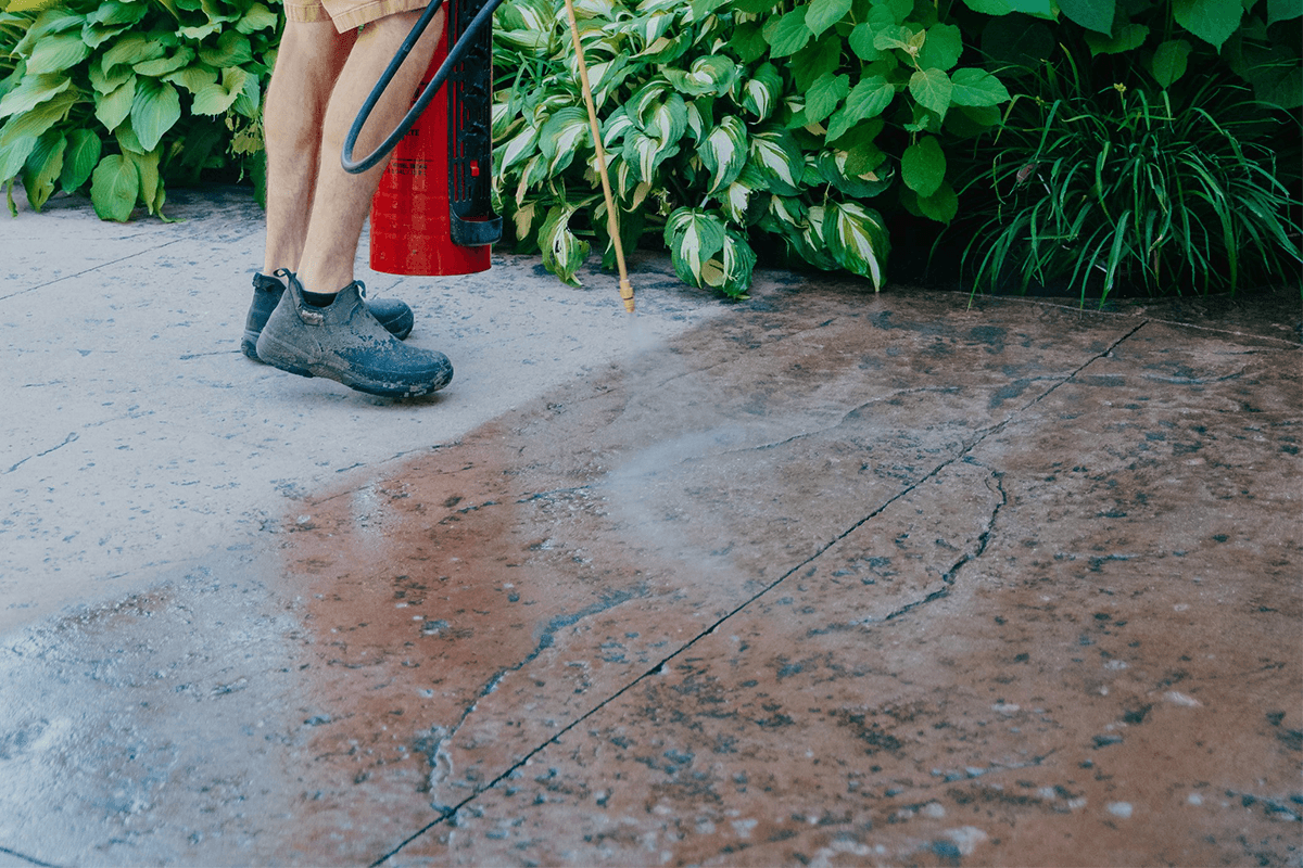 Grease-Removal-pressure-washer